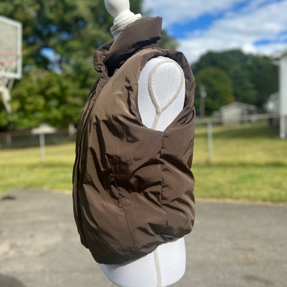 Gap and Old Navy Sz M Winter Vest Puffer Bundle - Picture 9 of 14